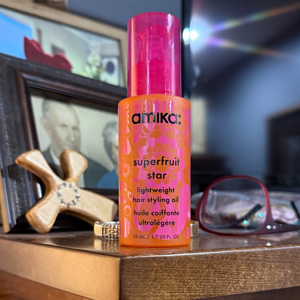 Amika Superfruit Star Lightweight Hair Oil - Pink and Orange